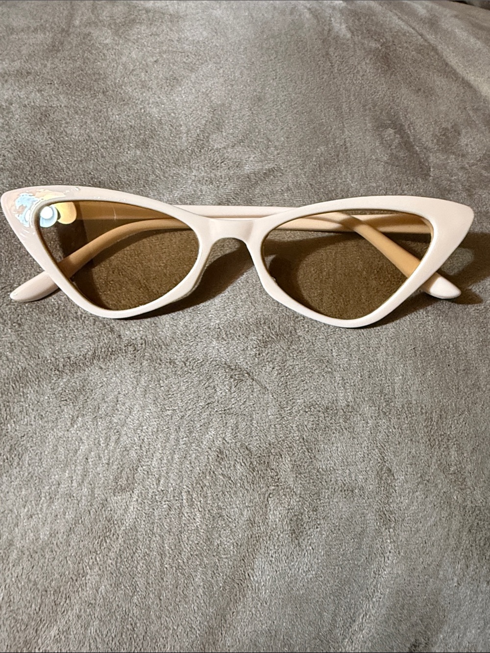 Retro Cat Eye Sunglasses - Blush Pink